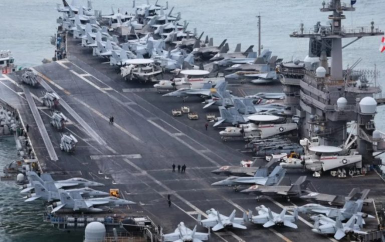 Aeroplanmbajtësja amerikane ‘viziton’ Korenë e Jugut