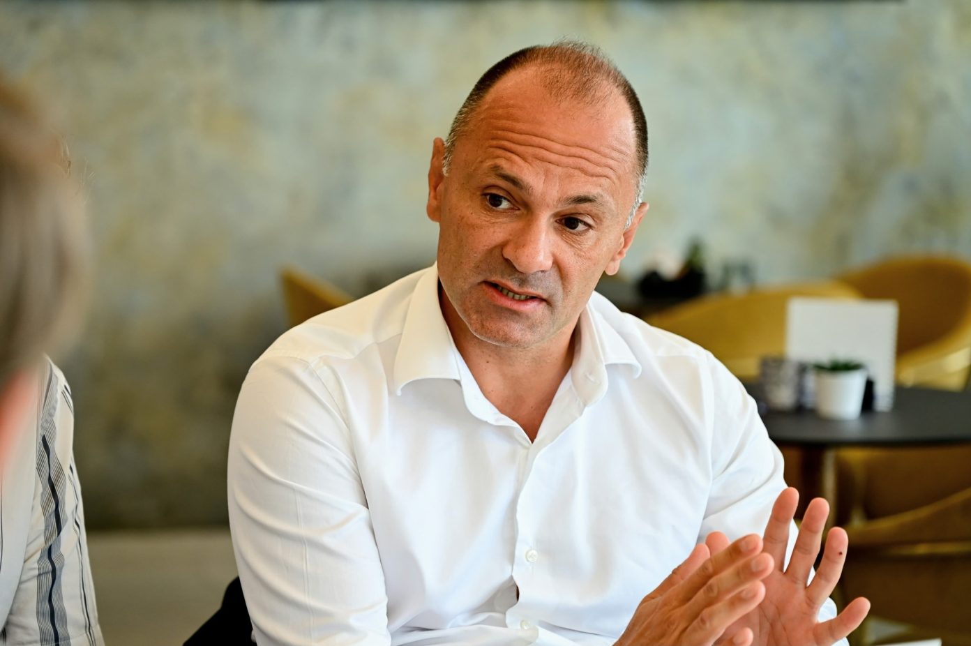 Filipçe  Punojmë që LSDM të kthehet si parti fituese