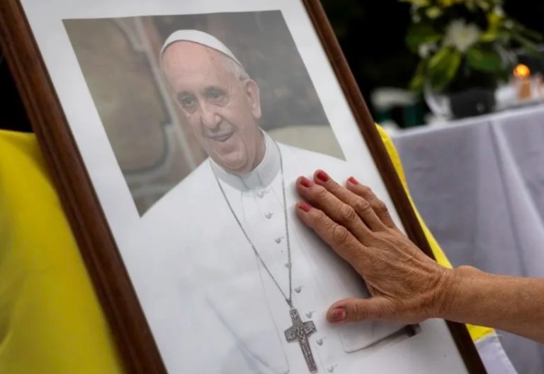 Përkeqësohet sërish gjendja shëndetësore e Papa Françeskut