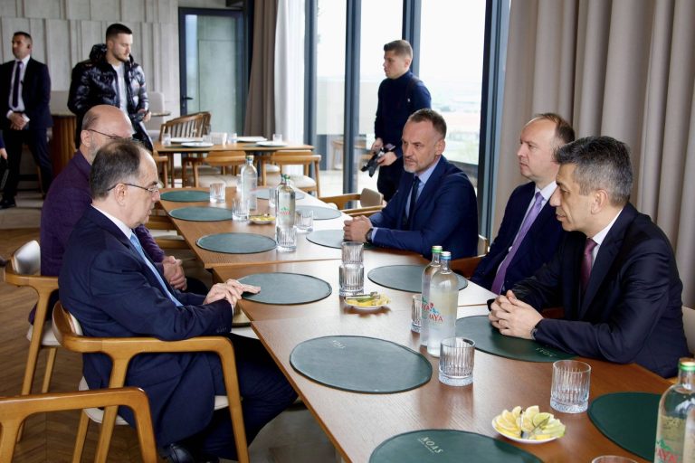 Gashi, Mexhiti e Fetai takuan presidentin shqiptar Bajram Begaj