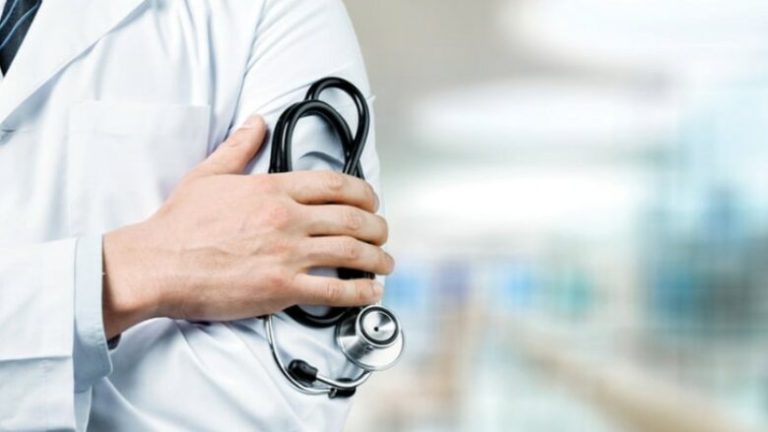 Qeveria: Janë siguruar 550 milionë denarë për rritjen e pagave në sektorin e shëndetësisë