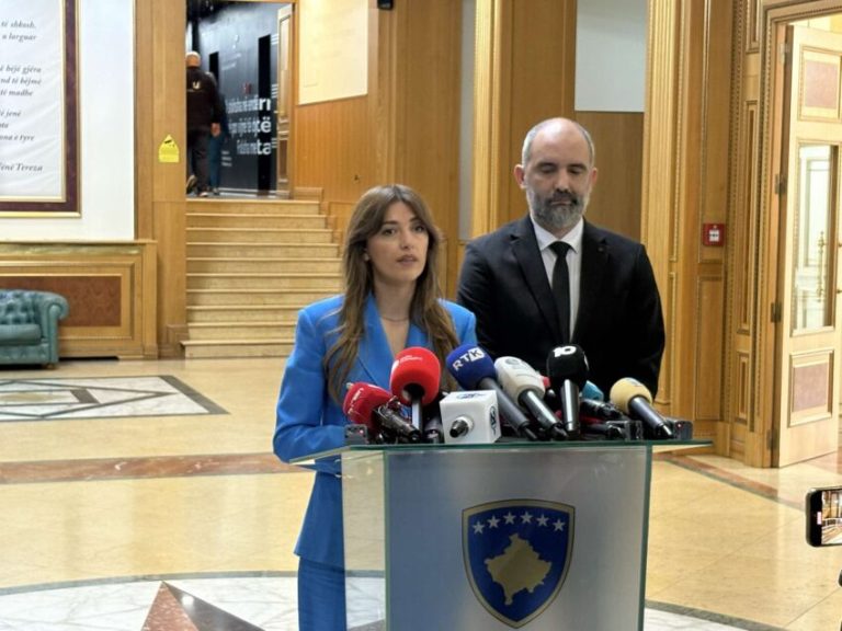 Haxhiu: Opozita s’e ka hallin te Lista Serbe, por te V