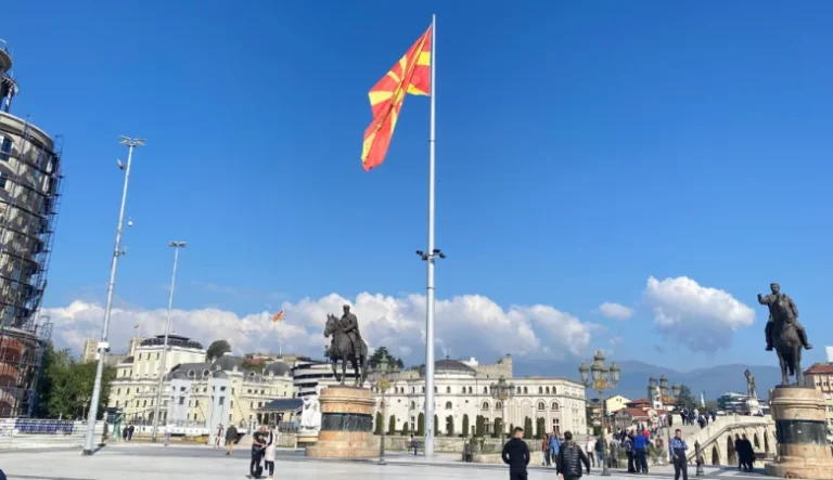 E premtja është ditë jo pune vetëm për besimtarët ortodoks, e hëna ditë jopune për të gjithë qytetarët