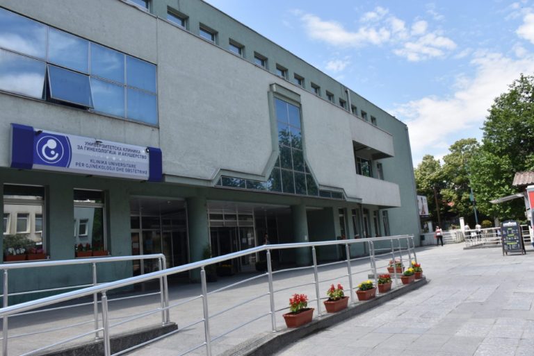 Një foshnje e porsalindur ndërroi jetë në Shkup, 25-vjeçarja e kishte lindur në shtëpi!