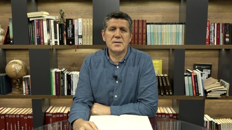 Duke bllokuar eurointegrimin, Mickoski ruan shtetin e kapur maqedon