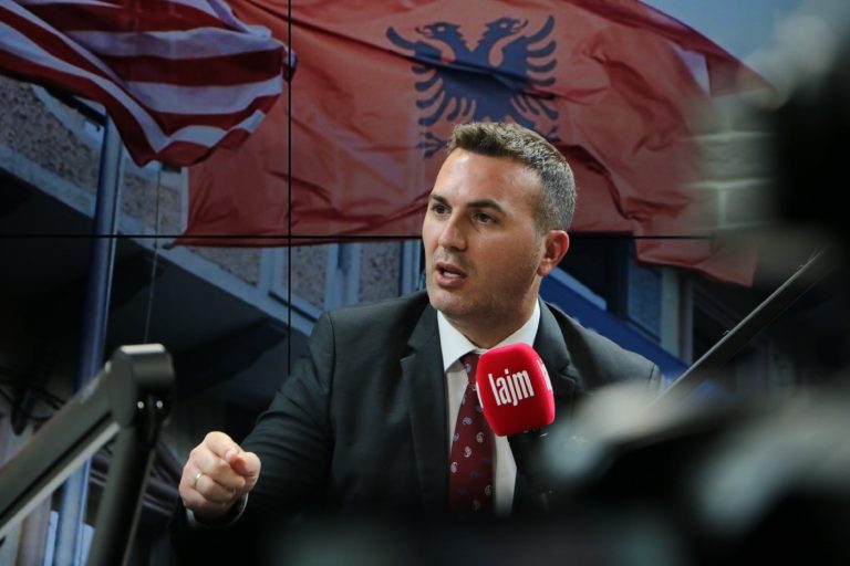 Ademi: Diskriminimi institucional ndaj shqiptarëve po thellohet