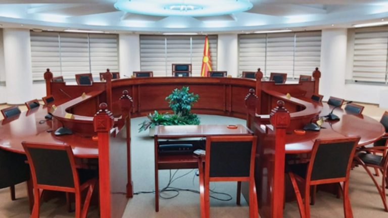 Gjykata Kushtetuese shfuqizoi nenet me të cilët u rrit pragu për nënshkrime nga kandidatët e pavarur për pjesëmarrje në zgjedhje