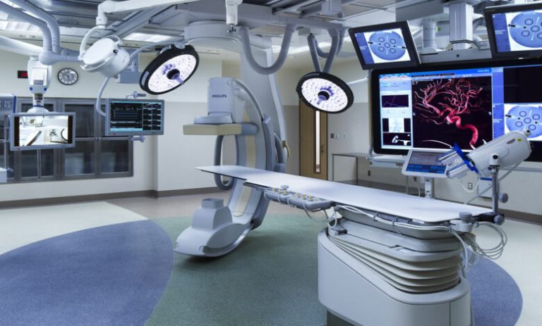 ESHR: Mungesa e stafit po kufizon përdorimin e pajisjeve të shtrenjta mjekësore