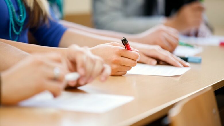 Maturantët sot do të japin provimin e dytë ekstern  më shumë të interesuar për gjuhën angleze