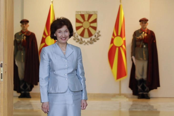 Siljanovska në Tiranë në Samitin e shefave të shteteve dhe qeverive të vendeve nga PBEJL