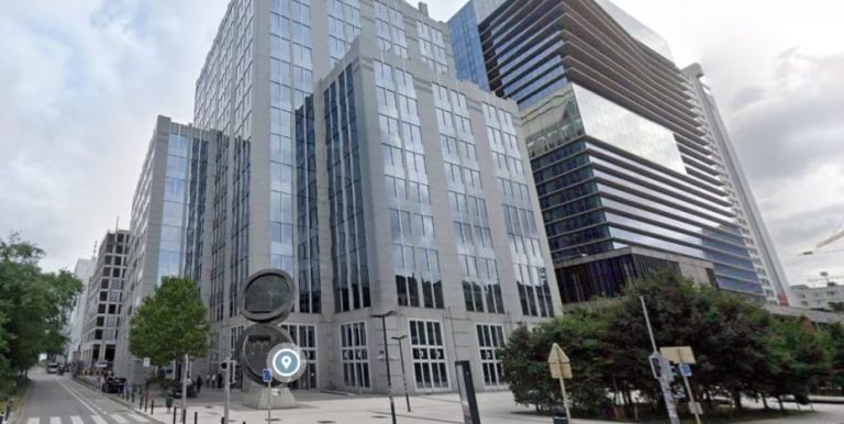 Brukseli mund t’i shfrytëzojë asetet ruse në vlera milionëshe si hua për Ukrainën