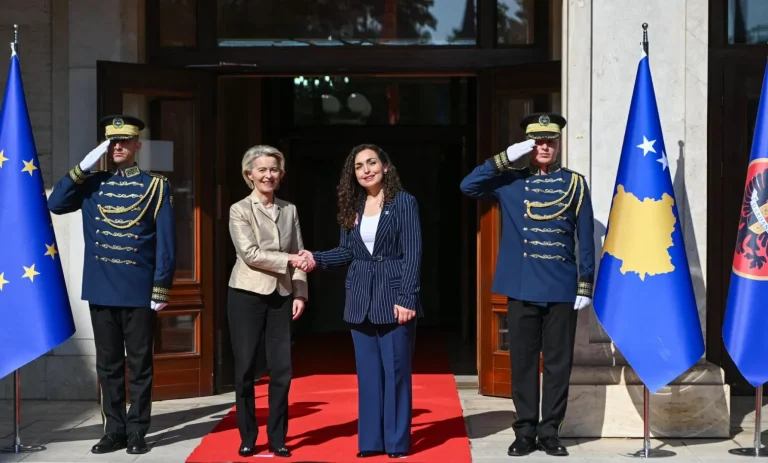 Leyen kërkon ulje të tensioneve në Kosovë