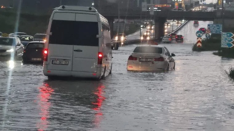 Paralajmërim për vërshime në Kosovë, në Prishtinë ndërpritet mësimi