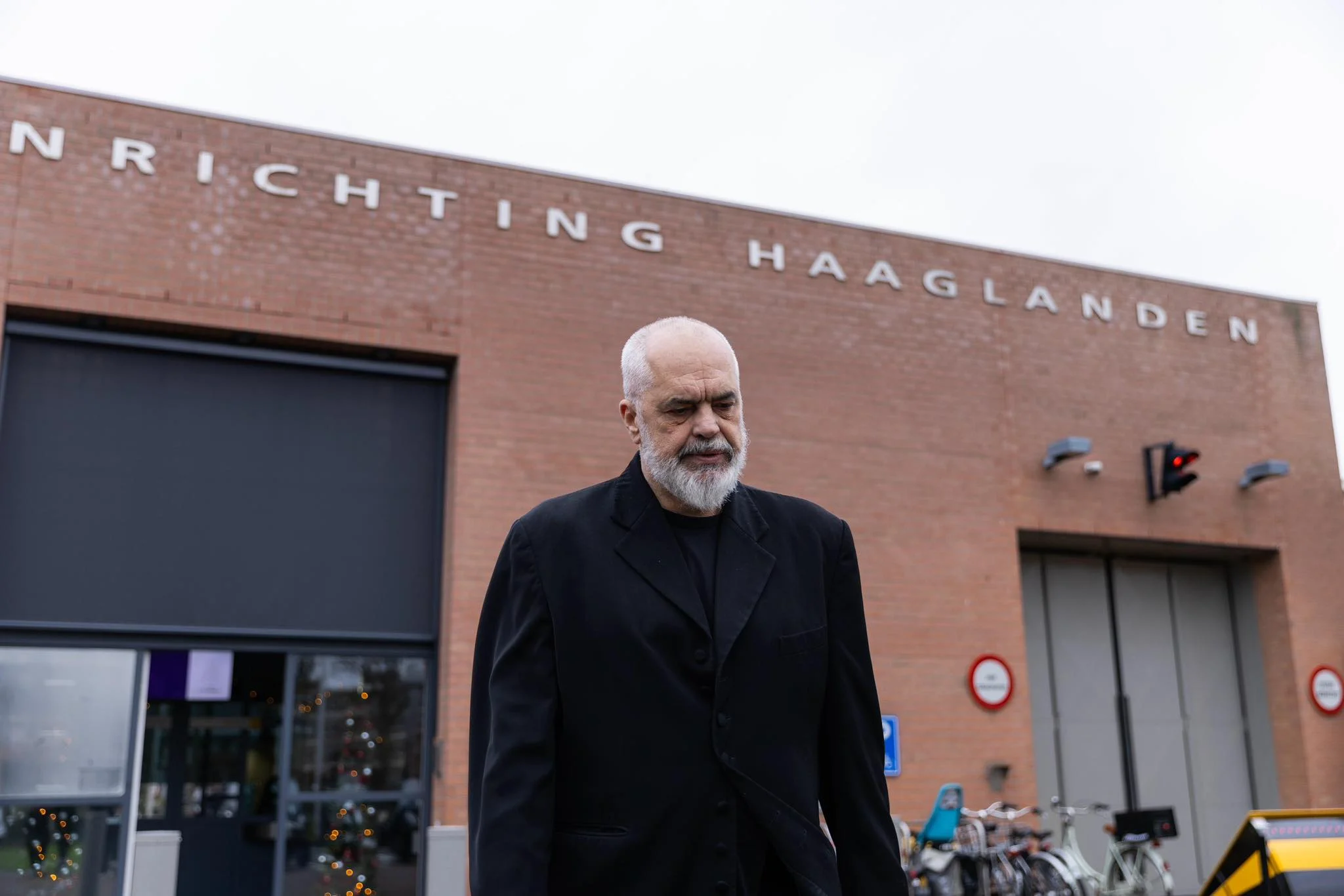  U rrëmbye pa gjyq e as akuzë   takoi Hashim Thaçin në Hagë  reagon kryeministri Rama  E kam gjetur komandantin në formë 