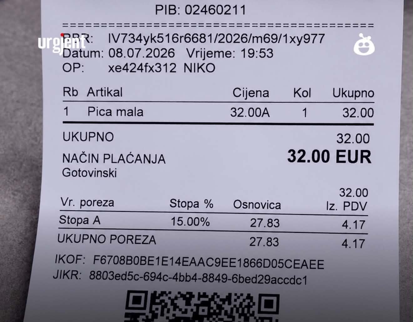 Mal i Zi  një picë e vogël në Budva kushton 32 euro 