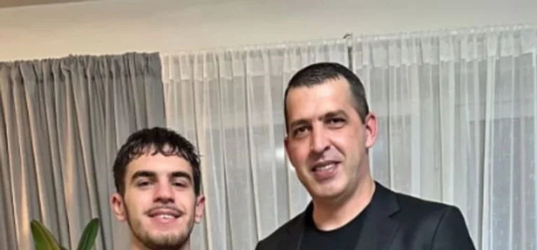 “U prefsh në paqe djali jem”, reagon babai i të riut që humbi jetën në Suedi