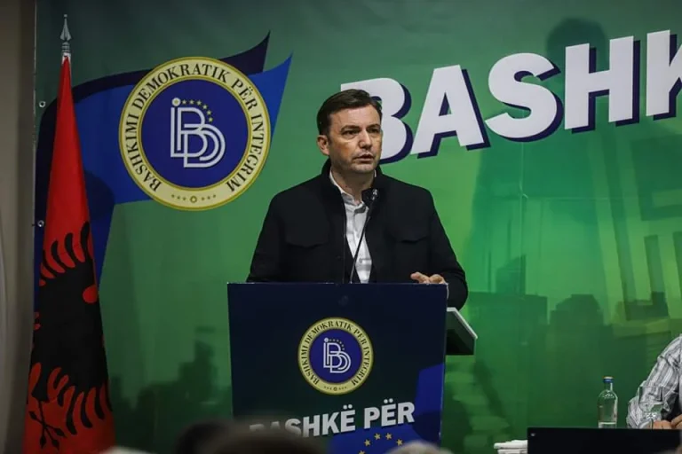 Bujar Osmani: Autostrada Shkup–Bllacë nuk e ndryshoi trasenë, qytetarët meritojnë përgjigje për dy vitet e humbura