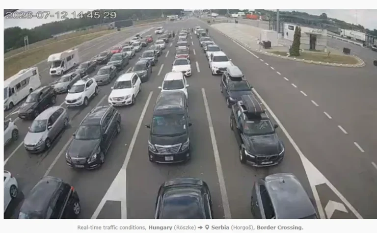 Kolona të gjata në pikat kufitare Serbi-Kroaci dhe Serbi-Hungari