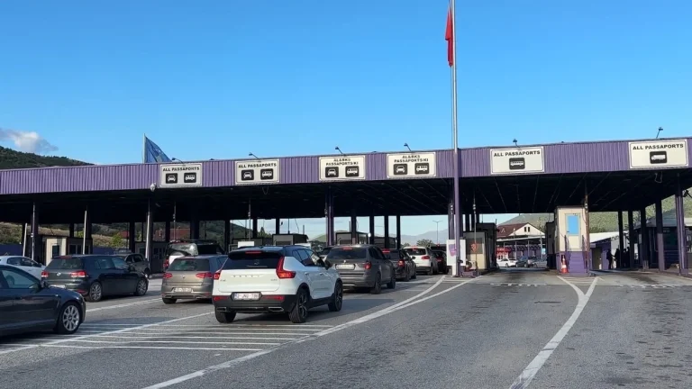 Fluks i madh në Morinë, mbi 11 mijë qytetarë të Kosovës hyjnë në Shqipëri brenda pak orësh
