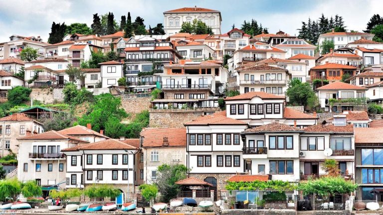Policë serb do të patrullojnë në qytetin e Ohrit deri në fund të gushtit
