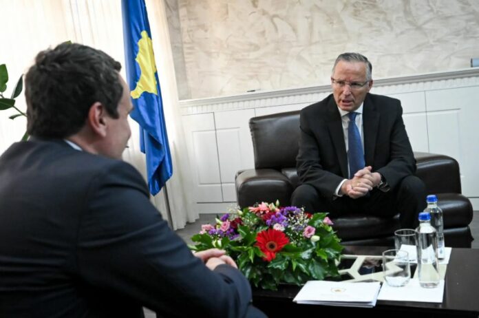 Kurti i ofron PDK së postin e kryetarit të Kuvendit në këmbim të mbështetjes për presidentin