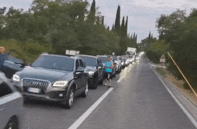 Kolonë e gjatë në kufirin Kroaci Mal i Zi  kryetari i Konavles thotë se gjendja mbetet e rënduar